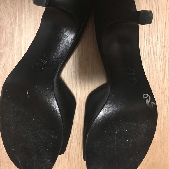 Shoes - Picture 5 of 6